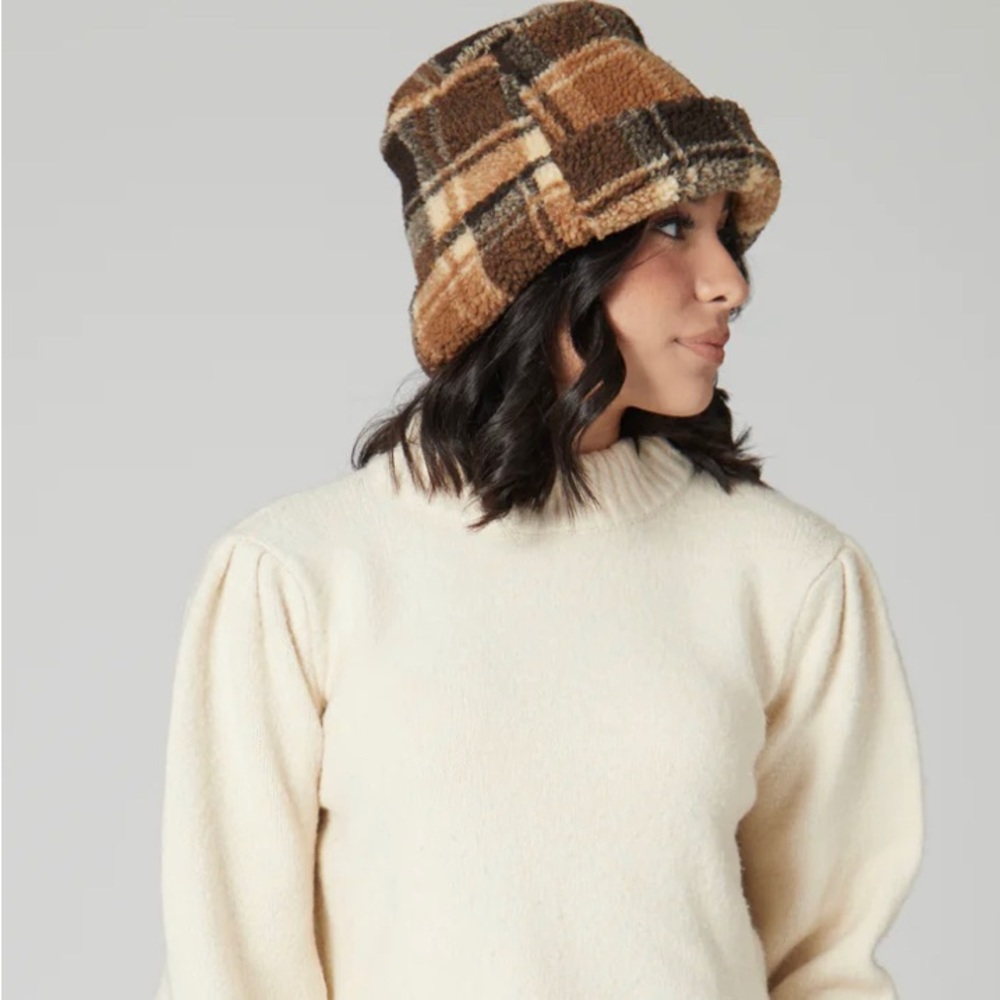 MOODY GURL Faux Fur Bucket Hat With Lining